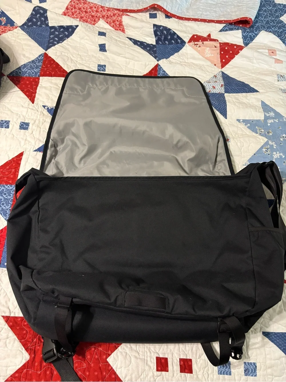 Patagonia Critical Mass Messenger Bag Large Capacity Black